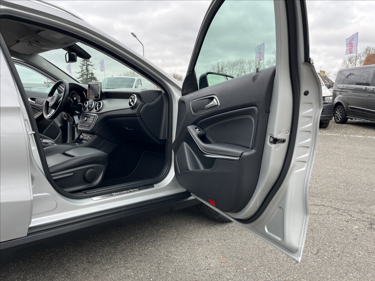 Mercedes-Benz GLA Hatchback 1,6 l 115 kw