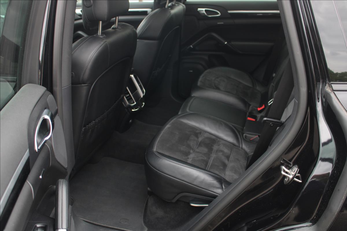 Porsche Cayenne SUV 4,1 l 283 kw