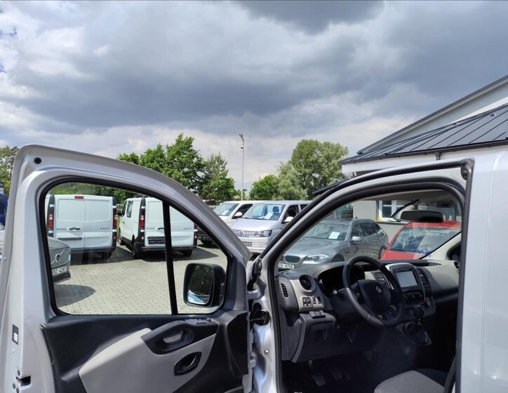 Renault Trafic 11