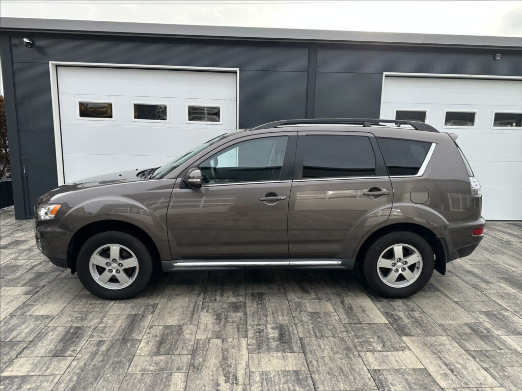 Mitsubishi Outlander SUV 2,3 l 130 kw