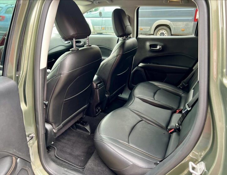 Jeep Compass SUV 1,4 l 103 kw