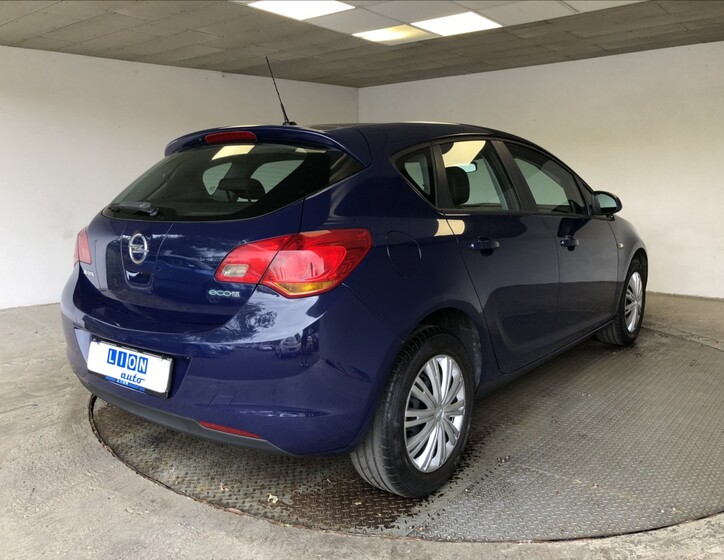 Opel Astra 7