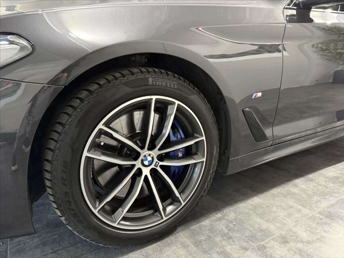 BMW Řada 5 Kombi 3,0 l 210 kw