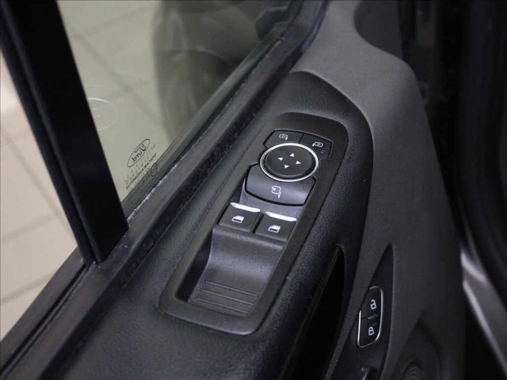 Ford Tourneo Custom MPV 2,0 l 136 kw