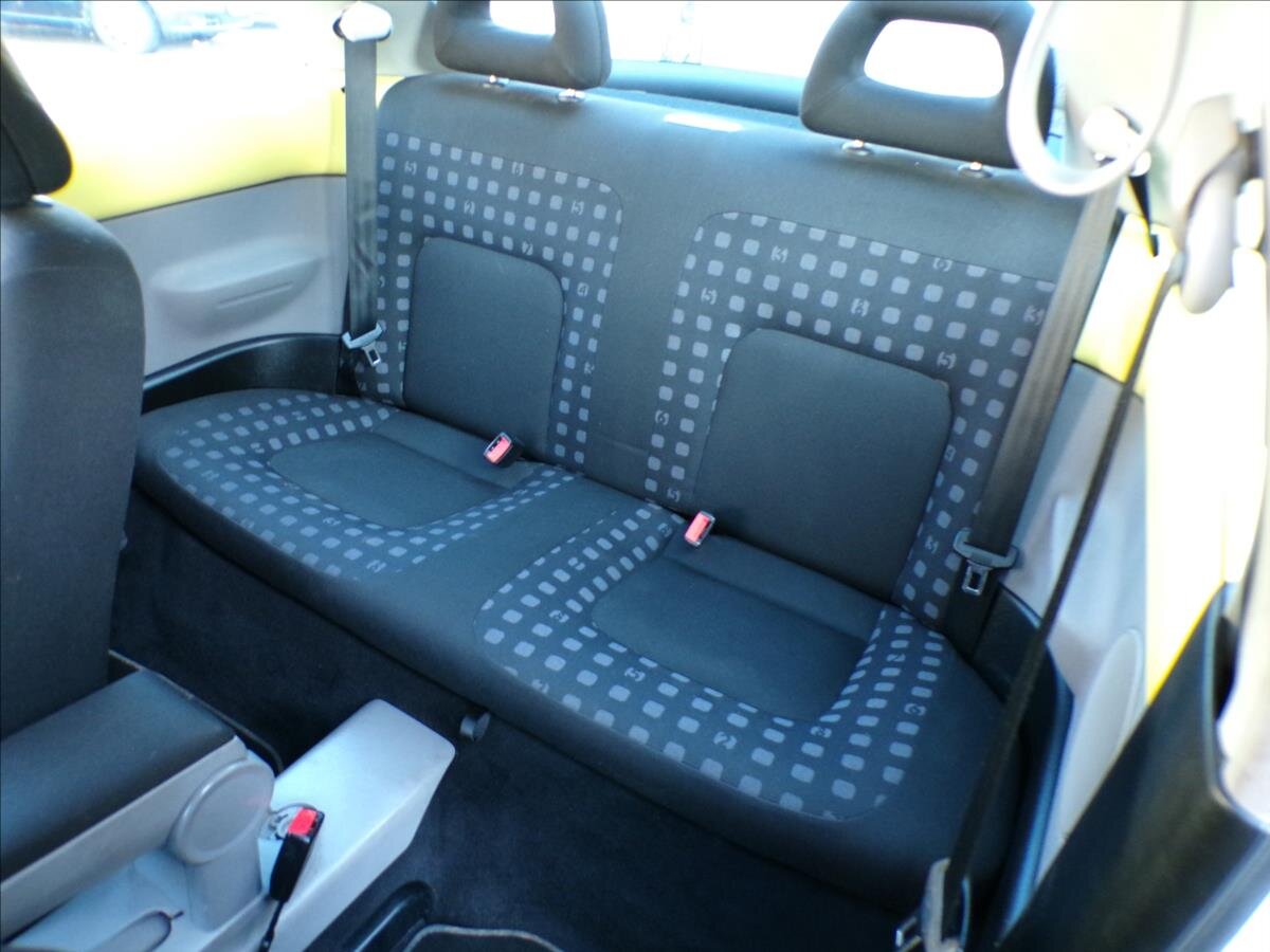 Volkswagen New Beetle Hatchback 2,0 l 85 kw