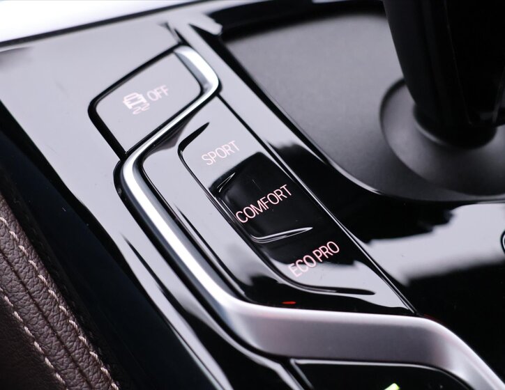 BMW Řada 5 Kombi 3,0 l 250 kw