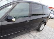 Ford Galaxy 9