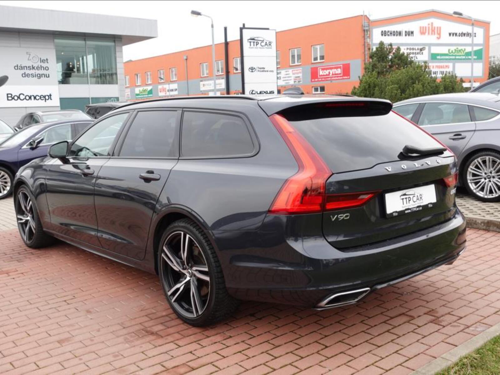 Volvo V90 6