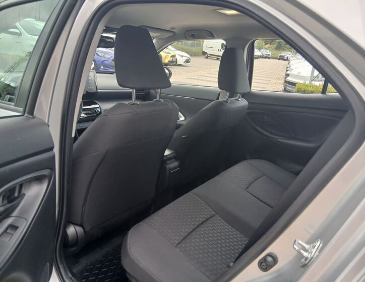 Toyota Yaris Cross 12