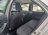 Toyota Yaris Cross 12