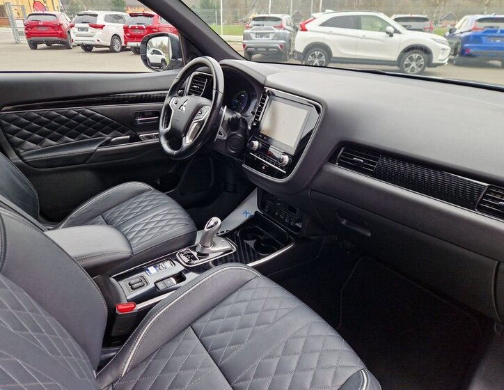 Mitsubishi Outlander SUV / Terénní 2,4 l 165 kw