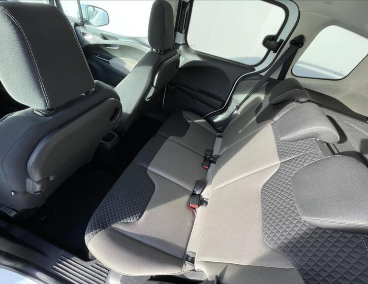 Ford Tourneo Courier 16