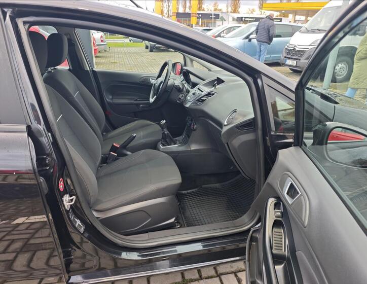 Ford Fiesta 14