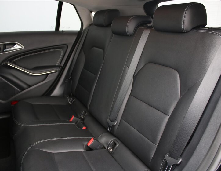 Mercedes-Benz CLA Kombi 2,1 l 100 kw