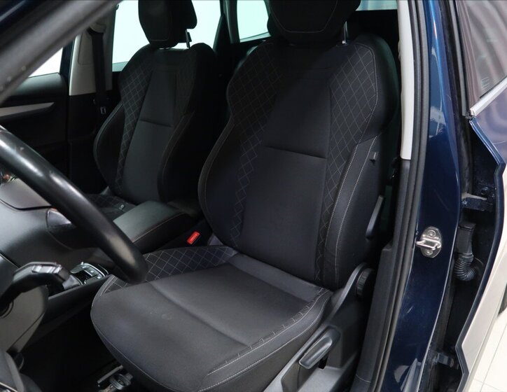Škoda Karoq SUV / Terénní 1,5 l 110 kw