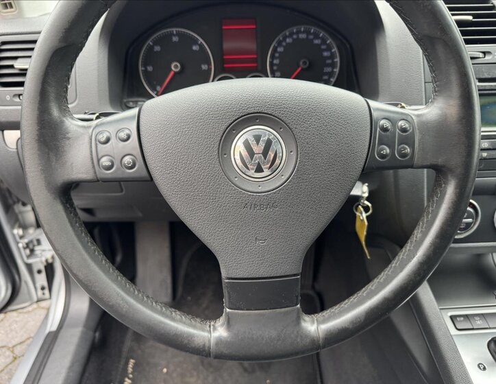 Volkswagen Golf 38