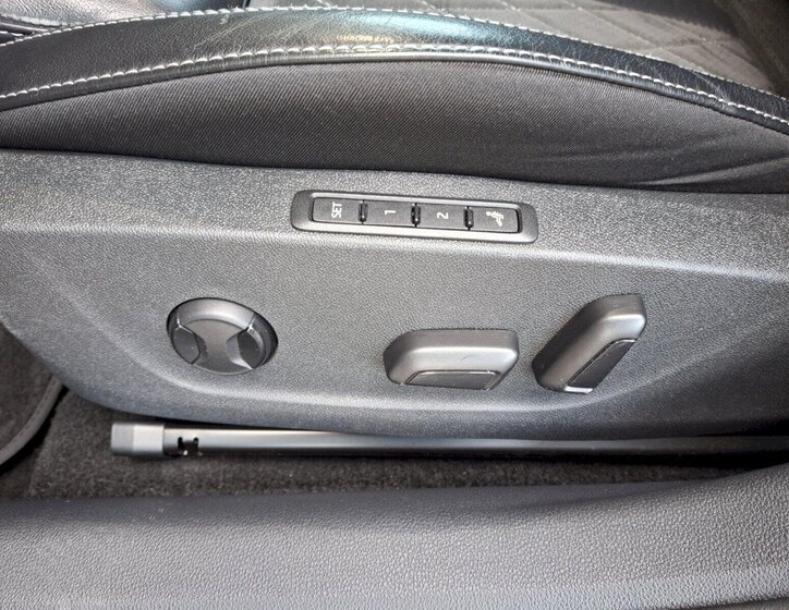 Škoda Octavia Sedan / Limuzína 2,0 l 180 kw