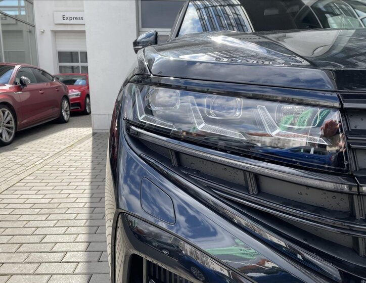 Volkswagen Touareg SUV / Terénní 3,0 l 250 kw