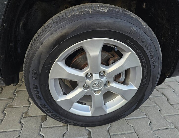 Toyota RAV4 Kombi 2,2 l 110 kw