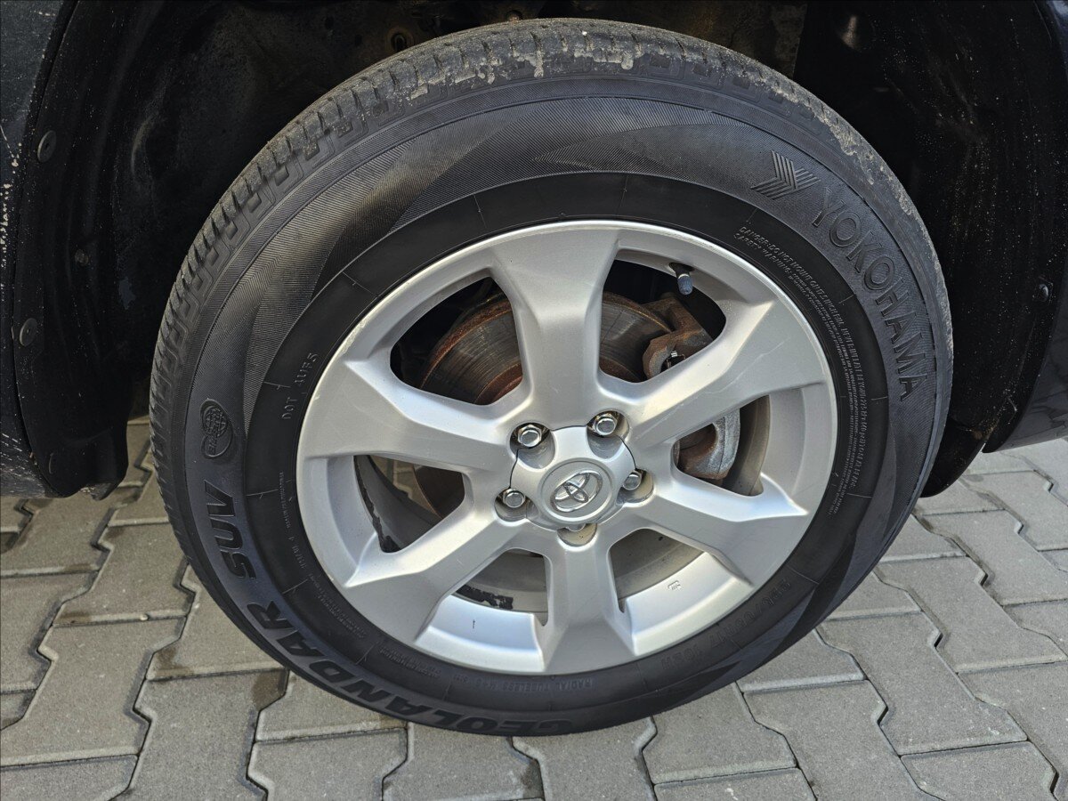 Toyota RAV4 Kombi 2,2 l 110 kw