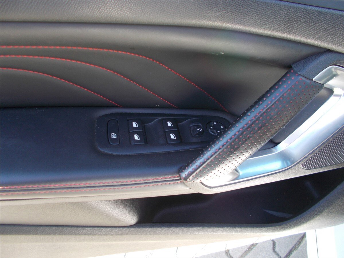 Peugeot 308 Kombi 2,0 l 133 kw