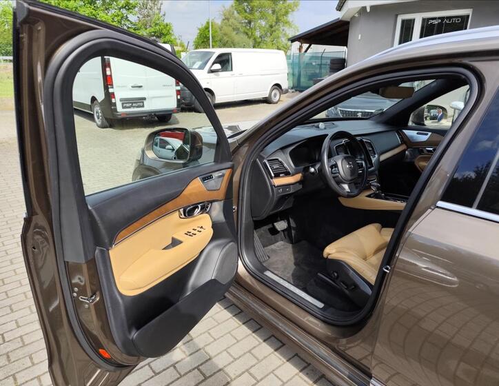 Volvo XC90 12