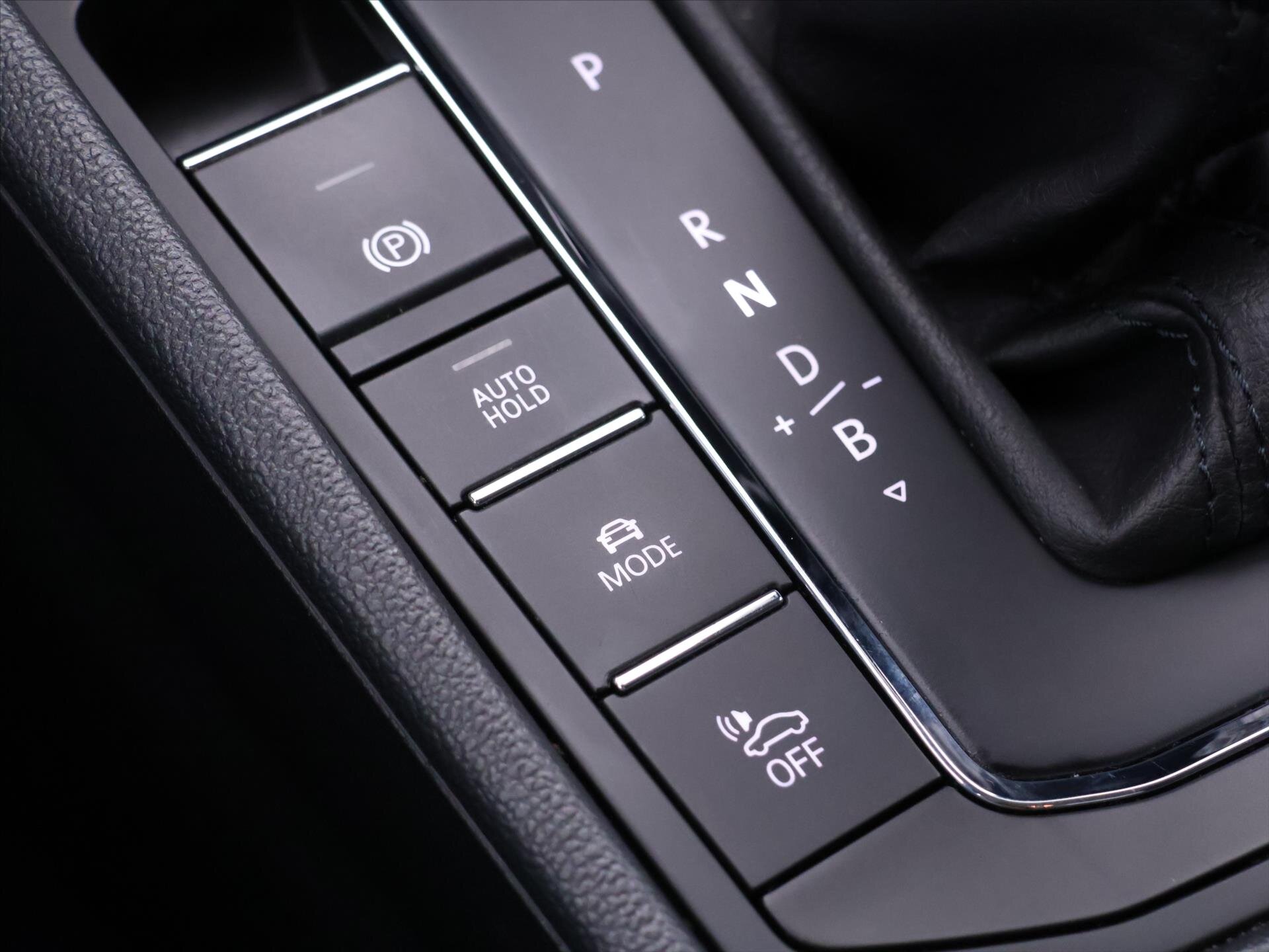 Volkswagen Bora Sedan 0,0 100 kw