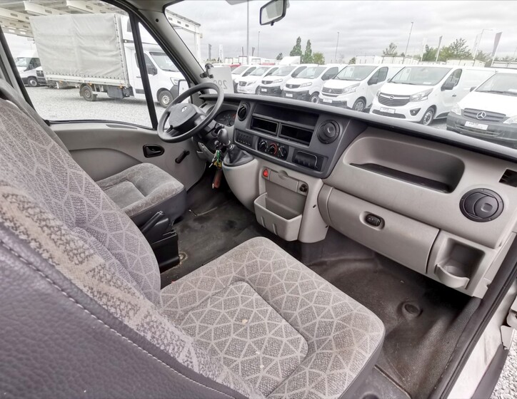 Renault Master 9