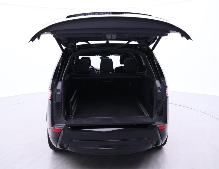 Land Rover Discovery 9