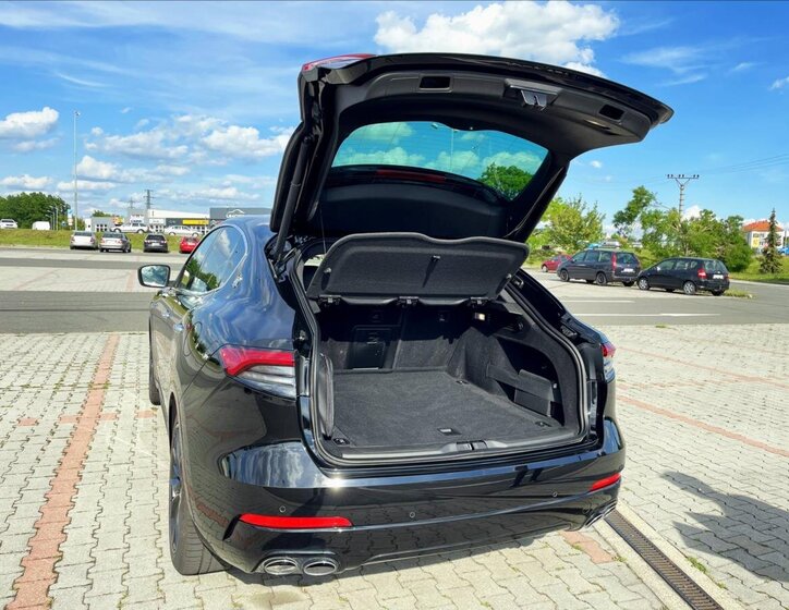 Maserati Levante SUV 3,0 l 257 kw
