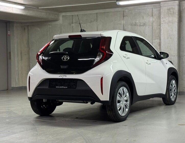 Toyota Aygo Hatchback 998,0 53 kw