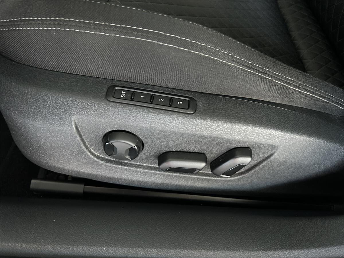 Škoda Superb Sedan / Limuzína 1,4 l 110 kw