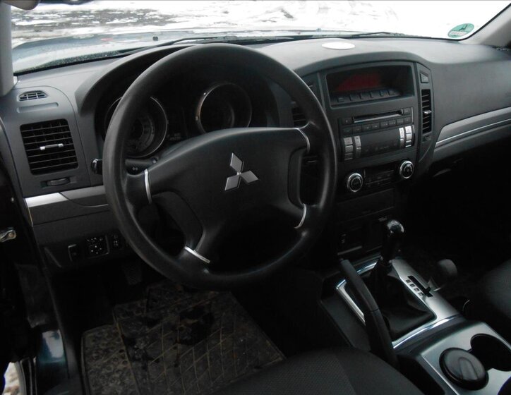 Mitsubishi Pajero SUV 3,2 l 147 kw