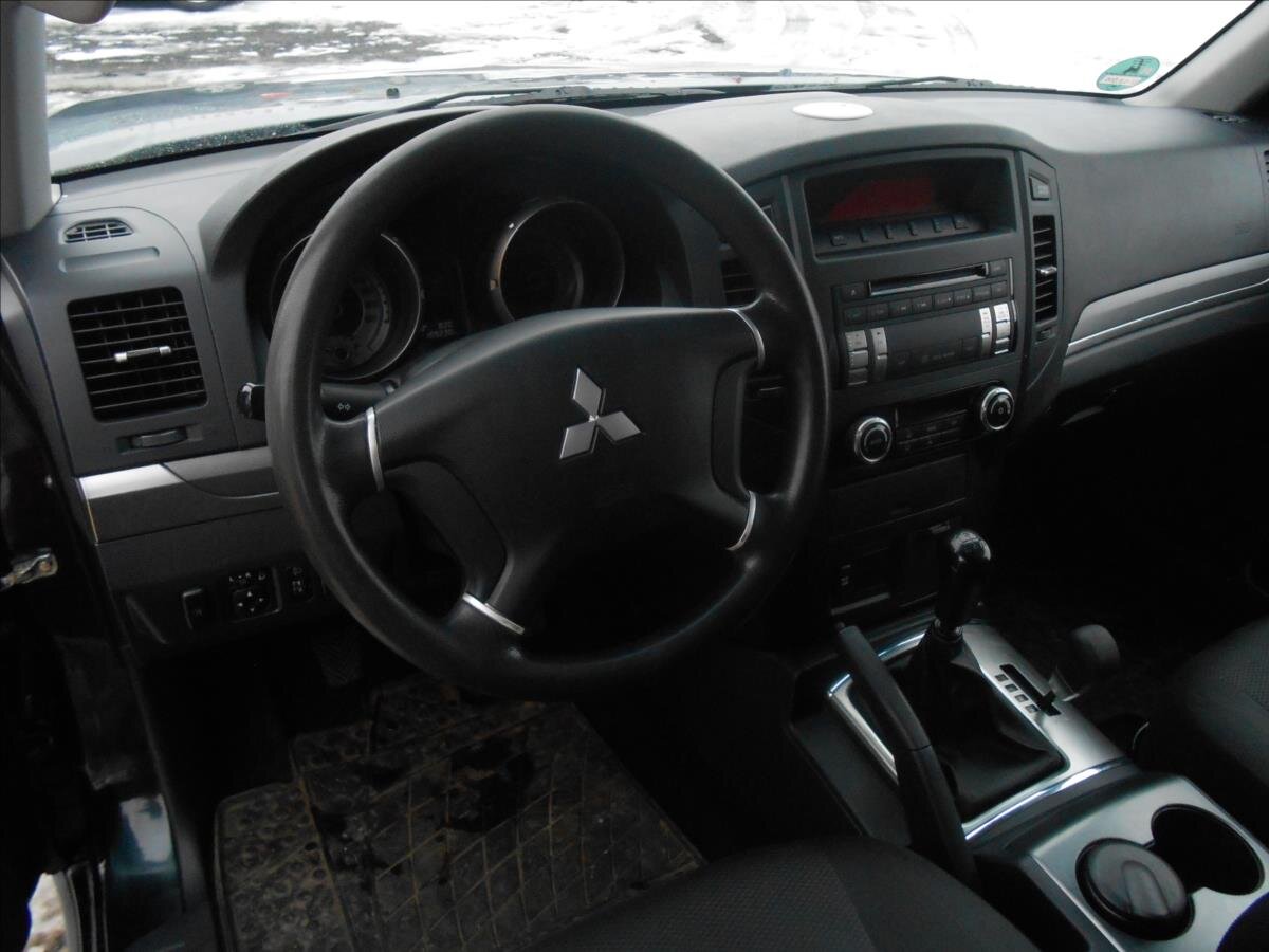 Mitsubishi Pajero SUV 3,2 l 147 kw