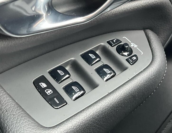 Volvo XC90 SUV / Terénní 2,0 l 173 kw