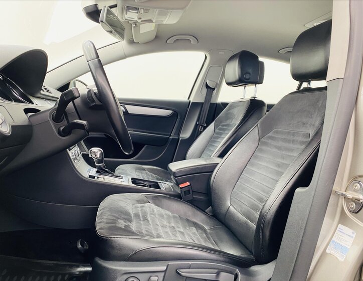 Volkswagen Passat Sedan / Limuzína 2,0 l 130 kw