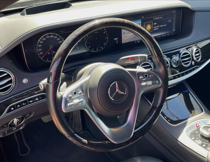 Mercedes-Benz Třídy S Sedan / Limuzína 4,0 l 345 kw