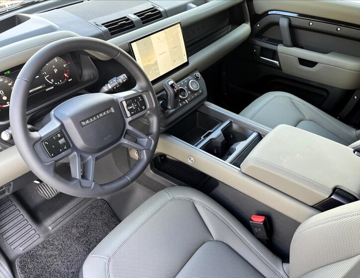 Land Rover Defender SUV / Terénní 3,0 l 147 kw