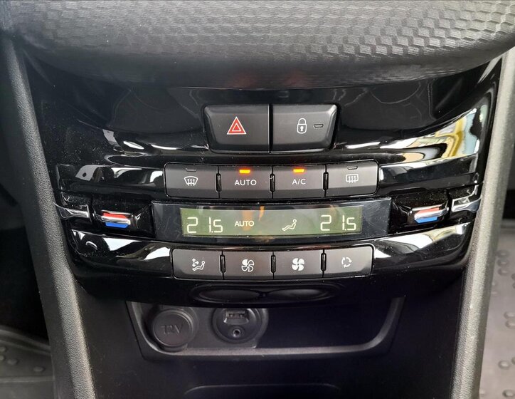 Peugeot 2008 SUV / Terénní 1,2 l 60 kw