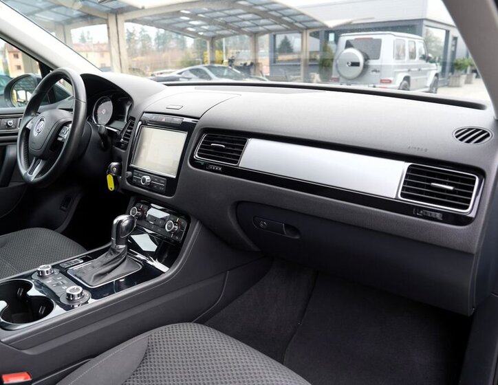 Volkswagen Touareg SUV / Terénní 3,0 l 176 kw