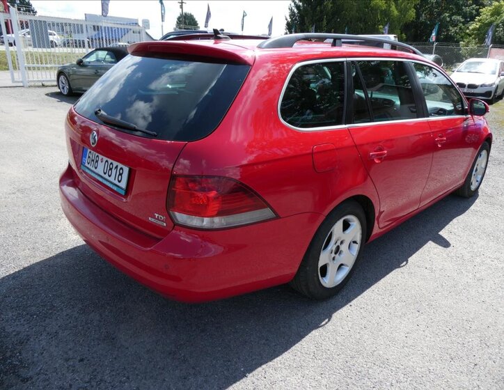 Volkswagen Golf Kombi 1,6 l 77 kw