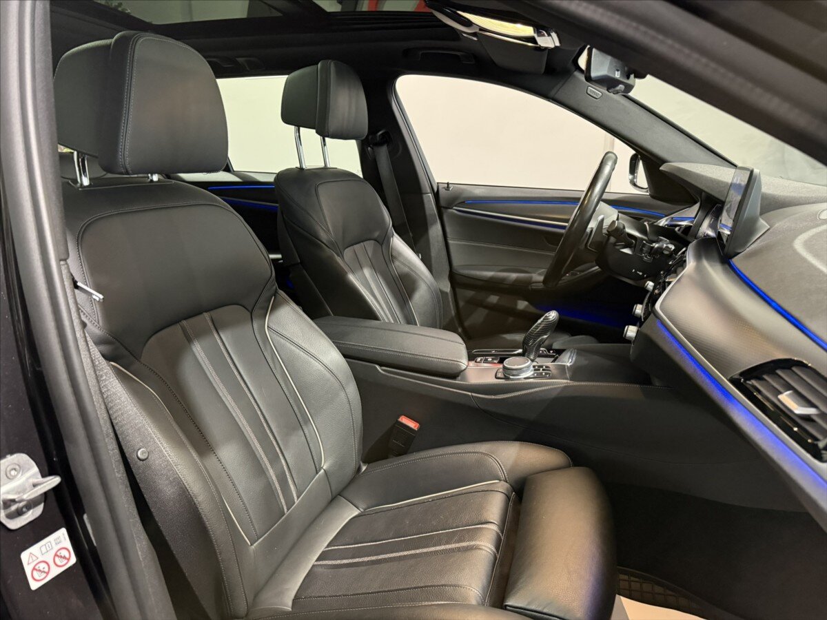 BMW Řada 5 Kombi 3,0 l 210 kw