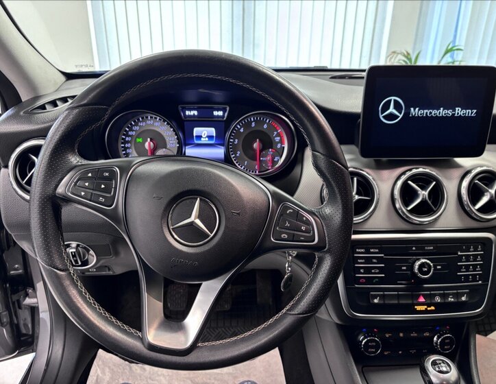 Mercedes-Benz GLA Kombi 1,6 l 90 kw