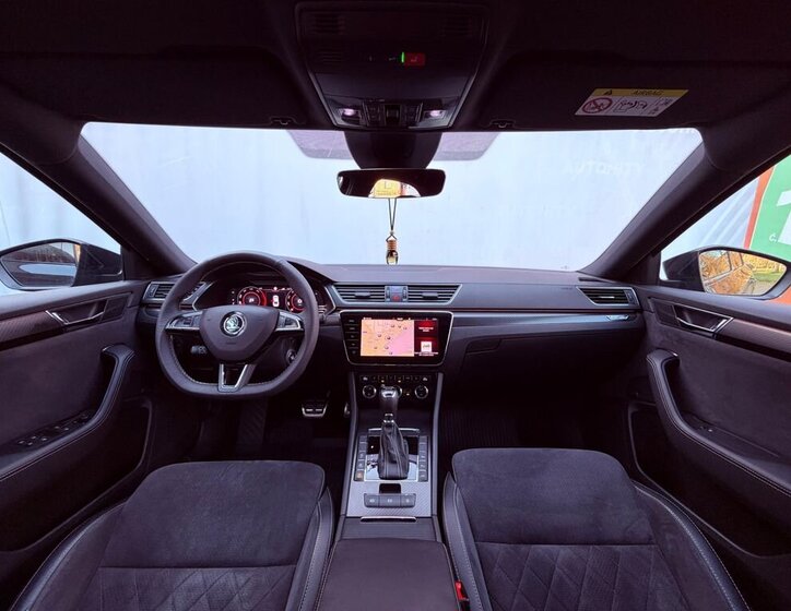 Škoda Superb Sedan / Limuzína 2,0 l 140 kw