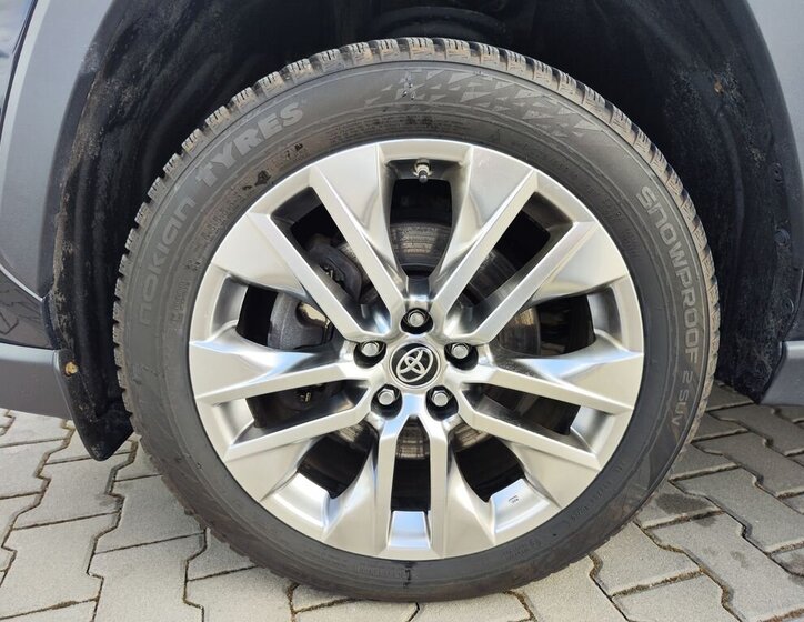 Toyota RAV4 SUV / Terénní 2,5 l 163 kw