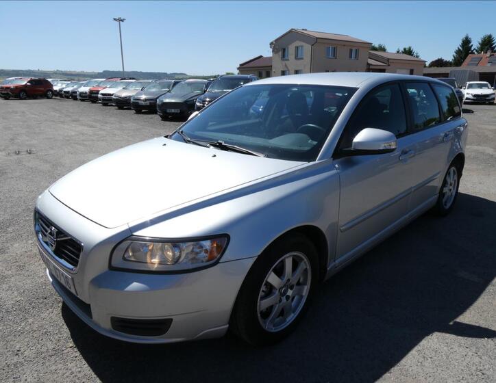 Volvo V50 3