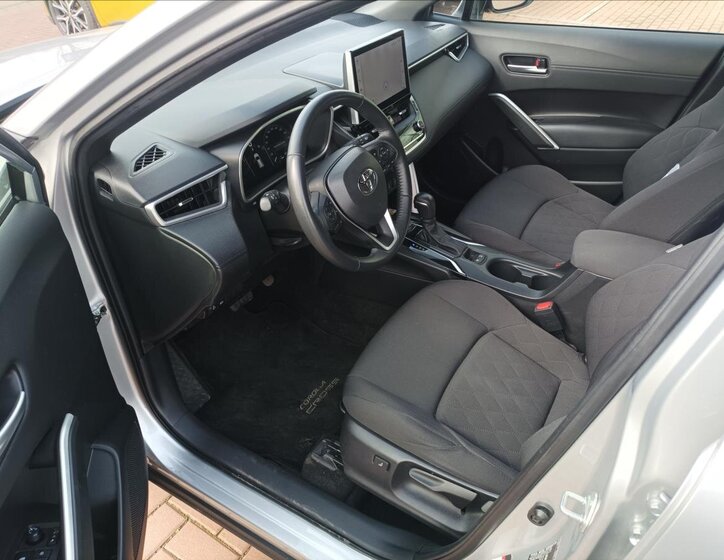 Toyota Corolla Cross SUV / Terénní 2,0 l 112 kw