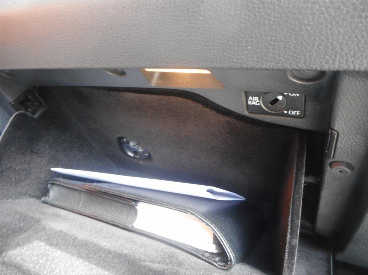 Volkswagen Sharan MPV 2,0 l 103 kw