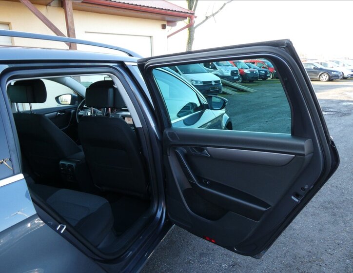 Volkswagen Passat Kombi 1,4 l 90 kw