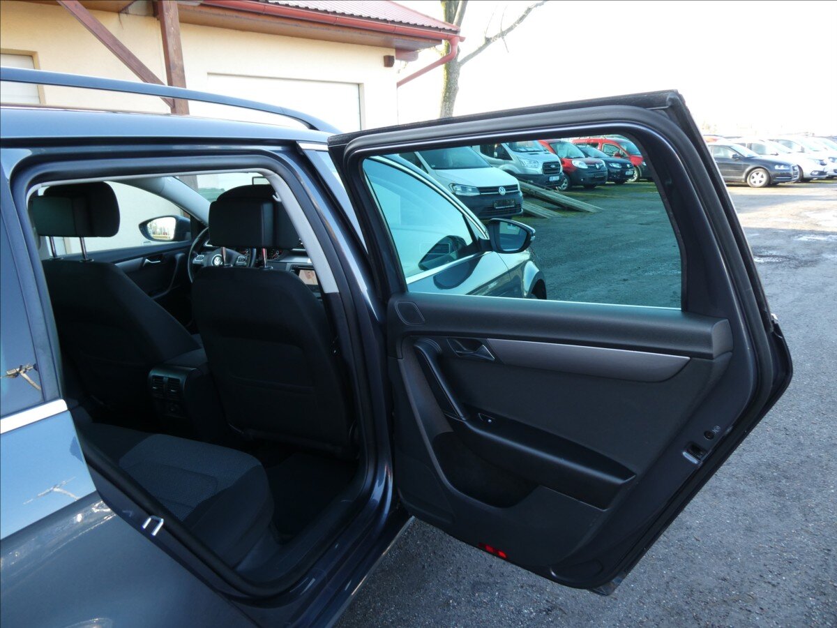 Volkswagen Passat Kombi 1,4 l 90 kw